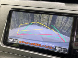 【バックカメラ】駐車時に後方がリアルタイム映像で確認できます。大型商業施設や立体駐車場での駐車時や、夜間のバック時に大活躍!運転スキルに関わらず、今や必須となった装備のひとつです!
