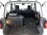 シートを倒せば荷室が広がり、用途に応じた使い方が可能で快適です。