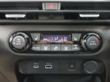 エアコンも装備されています。車内の温度を調整して、より快適にお過ごしいただけます。