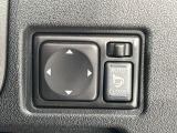 【電動格納ミラー】サイドミラーは電動格納式となっており、狭い駐車場でもキズがつくリスクを抑えられます。