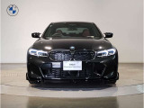 BMW代表的な特徴のキドニーグリル。BMWのすべてのモデルに採用され、BMWらしさを強調しております。