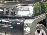 【LEDヘッドライト】悪天候や夜間走行時も良好な視界を確保し安心して運転できる高輝度LEDヘッドライトを装備!点灯速度が早く、消費電力も抑えられています。