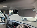運転席と助手席にはサンバイザーを装備☆