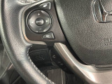 ステアリングにオーディオ操作スイッチが付いています。オーディオ画面に直接タッチしなくても操作が出来ますので、運転に集中できます。