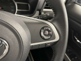 アダプティブクルーズコントロール機能付きです。走行中に先行車の様子を検知しながら、設定した車速の範囲内で先行車との距離のキープを支援します。詳細は販売店スタッフまでおたずねください。
