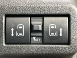 【両側スライドドア】駐車場で隣の車との間隔が狭く乗りにくい時、スライドドアなら安心!ドアオープン時も幅を取らず、開口部が広いので乗り降りがとっても簡単です。大きな荷物の出し入れも後席から可能♪