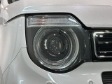 LEDヘッドライトは、点灯の瞬間から最大光量を発揮し、突然暗くなるトンネルなどでの安定感を高めます。