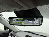 デジタルインナーミラー装備!車両後方のカメラの映像をデジタル補正で視認性を向上させてインナーミラー内に表示します♪視界を遮るものがなく、後席に同乗者がいても後方を確認しやすく安心です♪