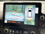 【パノラミックビューモニター】専用のカメラにより、上から見下ろしたような視点で360度クルマの周囲を確認することができます☆死角部分も確認しやすく、狭い場所での切り返しや駐車もスムーズに行えます。