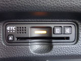 ■【ETC車載器】が装備されています。セットアップをしてお渡しとなり、ETCカードを差し込むだけで高速道路の利用が可能です。