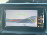 【バックカメラ】駐車時に後方がリアルタイム映像で確認できます。大型商業施設や立体駐車場での駐車時や、夜間のバック時に大活躍!運転スキルに関わらず、今や必須となった装備のひとつです!
