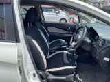 適度なホールド感と快適な座り心地の運転席シートまわり!