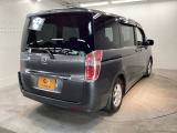 スライドドアなら狭い駐車場でもドアをぶつける心配がありません。ステップが低く乗り降りもしやすいです。