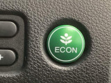 ★ECONスイッチ★ エコドライブを加速しよう!スイッチをONにすると、運転の仕方によるロスを抑え込み燃費をよくするようクルマが頑張ります(*^ー^*)燃費向上にチャレンジ♪