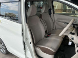 運転席は視認性や操作性を重視したつくりで、どなたでも扱いやすく快適にお乗りいただけます。清掃を行い、安心してご覧いただける状態で展示しております。