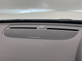 【harman kardon】ハーマンカードンのHi-Fiスペシャリストと共に、モデル別に開発・設計された専用チューニングが臨場感溢れる音響空間を実現しています。