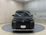 お車購入のポイントとなるフロントマスクです。上質で迫力あるデザインですね☆☆
