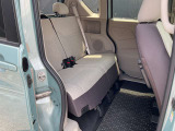 ◆◆◆後部座席も当然、綺麗・清潔に仕上げております。内装の綺麗なお車は気持ちが良いですし、コンディションのいい車が多いです。