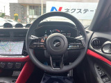 【純正革巻きステアリング】上質な革を使用することで、手にしっかり馴染みとても運転しやすいハンドルです♪