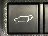 【パワーバックドア】スマートキーや運転席のボタンを押すだけでリアゲートが自動で開閉します!荷物を持っている時や、高い位置にあるバックドアを閉める際に便利な機能です♪