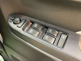 車両状態証明書修復歴の有無も一目瞭然。機能や内装・外装、走行距離、修復歴の有無をチェックし、クルマの状態を10段階にした車両状態証明書。数字や記号を使ってわかりやすく表示しています。