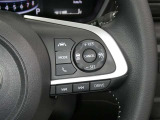 【レーダークルーズコントロール】(全車速追従機能付)付きです。車速に応じて追従支援してくれるので、ロングドライブも快適です。詳細は販売店スタッフまでおたずねください。