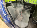 コンパクトカーですが、セカンドシートは十分な広さがあり快適にお乗りいただけます♪シートを倒して大きな荷物を積んだりと、用途の幅が広い1台です。