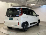 バックカメラが付いているので後方確認が非常にしやすいです。今や運転初心者も熟練者も必須装備!ついていて損はないですね♪