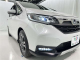 フォグランプ装着車です。暗い夜道の車両前方を明るく照らします