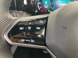 ◆クルーズコントロールにレーダーセンサーを組み合わせ、先行車を測定し設定されたスピードを上限に自動で加減速を行います。一定の車間距離を維持することで、長距離走行でのドライバーの疲労を低減させます。