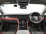 前車追従機能、レーンキープアシスト、ヘッドアップディスプレイも付いており、多数のオプションを備えております。
