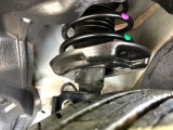お車を安心してお乗りいただく為には、足回りの定期点検が欠かせません。サービスサポート(有償保証)では無料点検もご提供しており、安心のカーライフをお過ごしいただけるサポート体制が整っています。