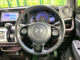 【純正革巻きステアリング】上質な革を使用することで、手にしっかり馴染みとても運転しやすいハンドルです♪
