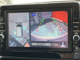 アラウンドビューモニター装備。前後左右4つのカメラから解析した、まるで上から車を見たような画像が映し出され、車の死角や駐車場の線も確認ができるようになります。日産の先進装備の1つです。