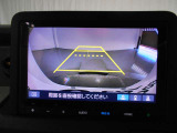 ガイド線表示機能付きのバックカメラで、バックでの車庫入れも安心です。