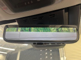 【デジタルインナーミラー】後席の大きな荷物や同乗者で後方が確認しづらい時でも安心!カメラが撮影した車両後方の映像をルームミラー内に表示。クリアな視界で状況の確認が可能です!