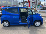 中古車をお選びいただく際に気になる走行距離や修復歴などに加えてキズ・凹みの有無・状態や消耗品の交換、今までの整備状況が &ldquo;ダイハツ認定中古車カルテ&rdquo;でわかります。