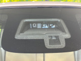 【スズキ セーフティサポート】走行中に前方の車両等を認識し、衝突しそうな時は警報とブレーキで衝突回避と被害軽減をアシスト。より安全にドライブをお楽しみいただけます。