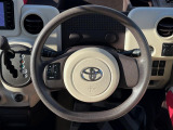 インテリアに合わせたデザインのステアリングは、運転される方のことも考え、運転しやすい形状、大きさです。是非一度、実際に触ってお確かめください。