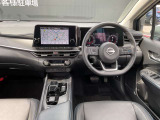 前席内装の全体像です。是非実車をご覧にお越し頂き実際にお座りください。