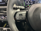 ステアリングにオーディオ操作スイッチが付いています。オーディオ画面に直接タッチしなくても操作が出来ますので、運転に集中できます。