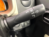 【オートライト】周りの明るさに応じて自動でヘッドライトの点灯・消灯ができる機能です!ライトの付け忘れ・消し忘れなどが無くなり、雨の日や夕方の走行も安心!トンネル通過時も便利ですね♪