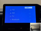 Bluetooth対応、CD/DVD再生機能付き。お好きな音楽を聴きながらのドライブは楽しいですよね〜♪