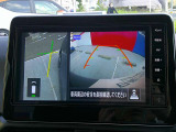 【アラウンドビューモニター】空から見下ろした映像がナビ画面にて確認可能です。駐車もラクラクですよ♪