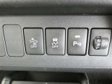 クリアランスソナー付き。ピッピッピとブザーでお知らせ!曲がり角や壁際に駐車する時に便利ですね♪