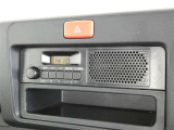 純正のAM/FMカーラジオを装備です。