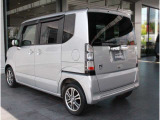 当社の優秀なスタッフがしっかり点検整備をさせていただいてからご納車いたします!さらに!ワイパーゴム、エレメント、エアクリーナーを新品交換させて頂いています!