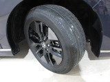 205/60R16インチ純正アルミホイール。