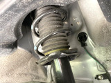 お車を安心してお乗りいただく為には、足回りの定期点検が欠かせません。サービスサポート(有償保証)では無料点検もご提供しており、安心のカーライフをお過ごしいただけるサポート体制が整っています。