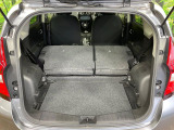 後席を格納すると、これだけの広さが!シーンに合わせたシートアレンジで、大きな荷物も積むことが出来ます♪